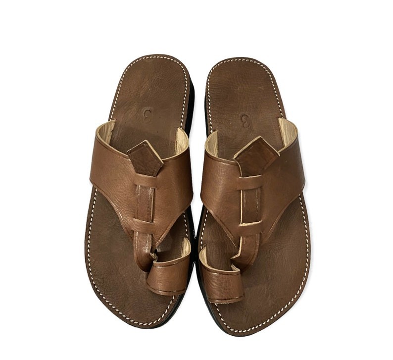 sandal in real leather 100%...